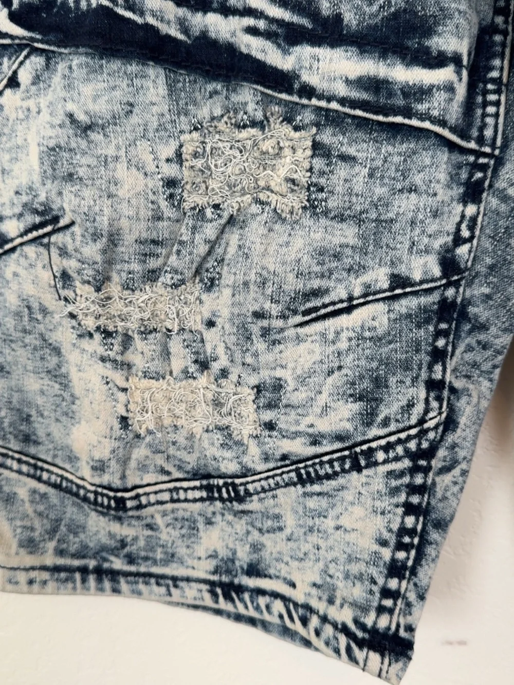 Men's Acid-Wash Distressed Denim Shorts - Gray